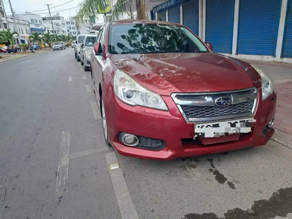 Subaru Legacy   - 2012