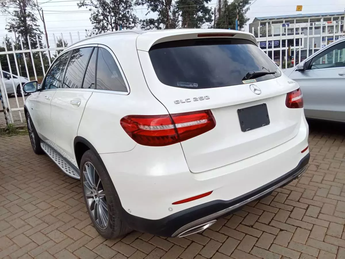 Mercedes-Benz GLC 250   - 2016