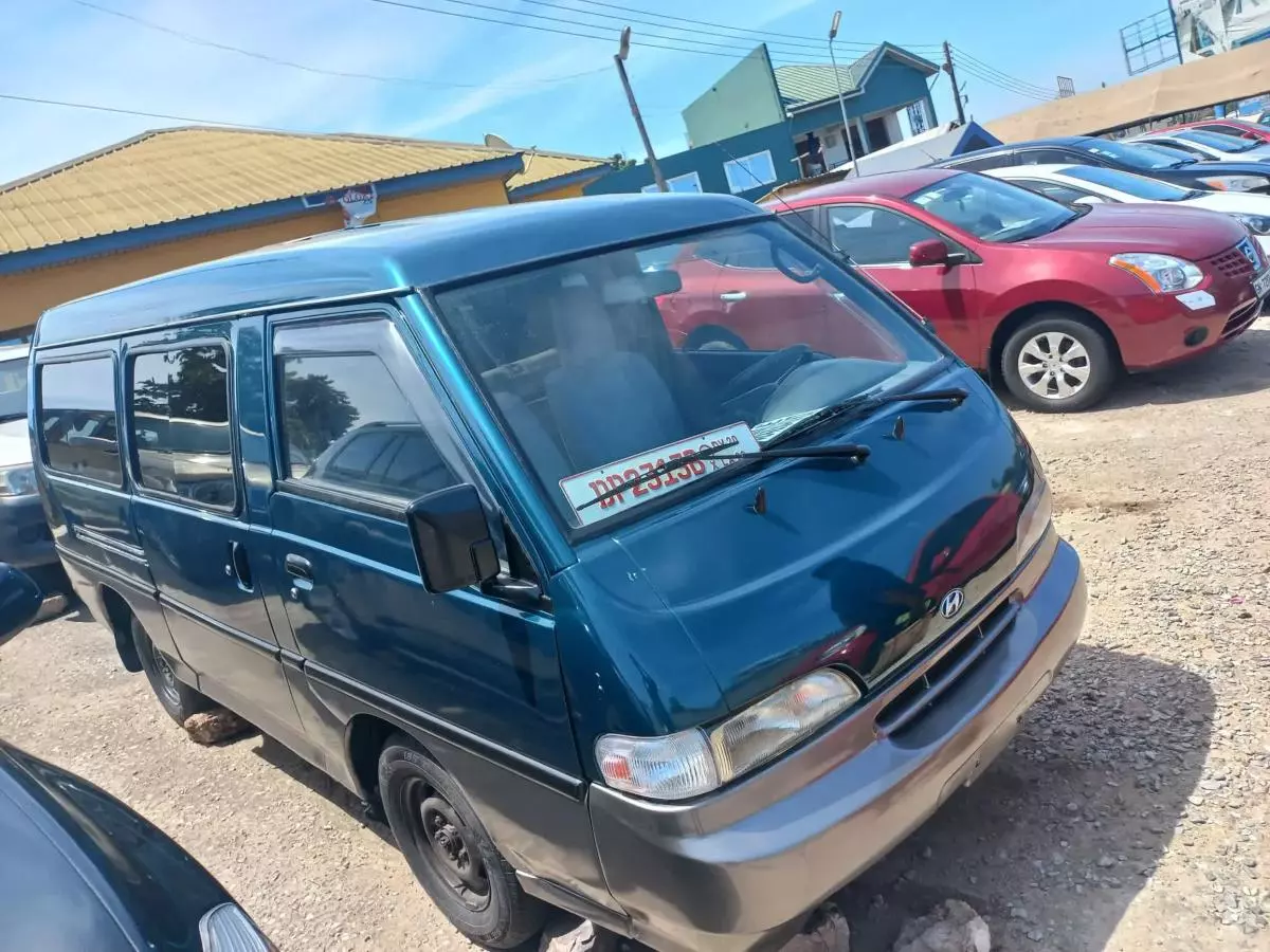 Hyundai Grace - 2000