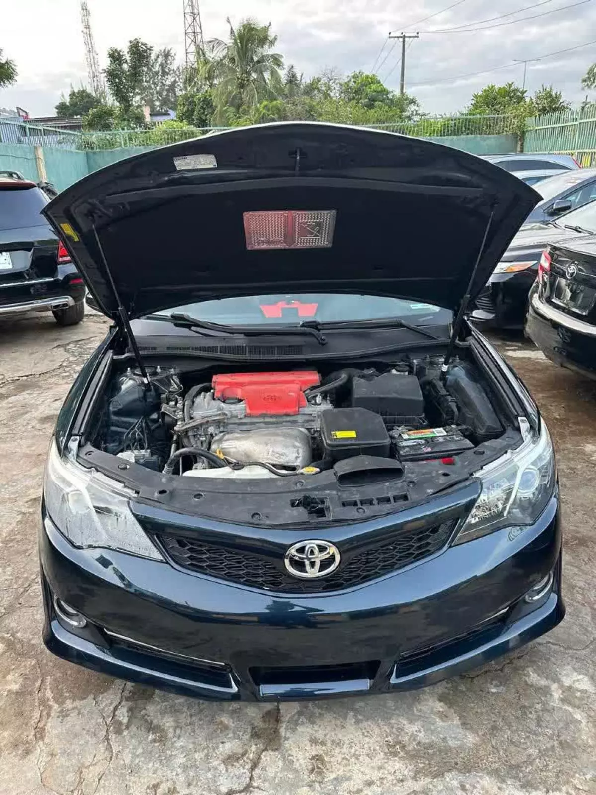 Toyota Camry   - 2012