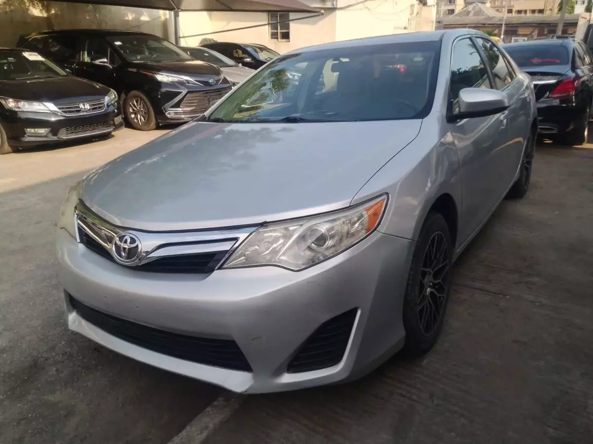 Toyota Camry   - 2014