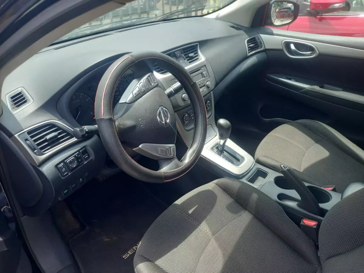 Nissan Sentra   - 2013