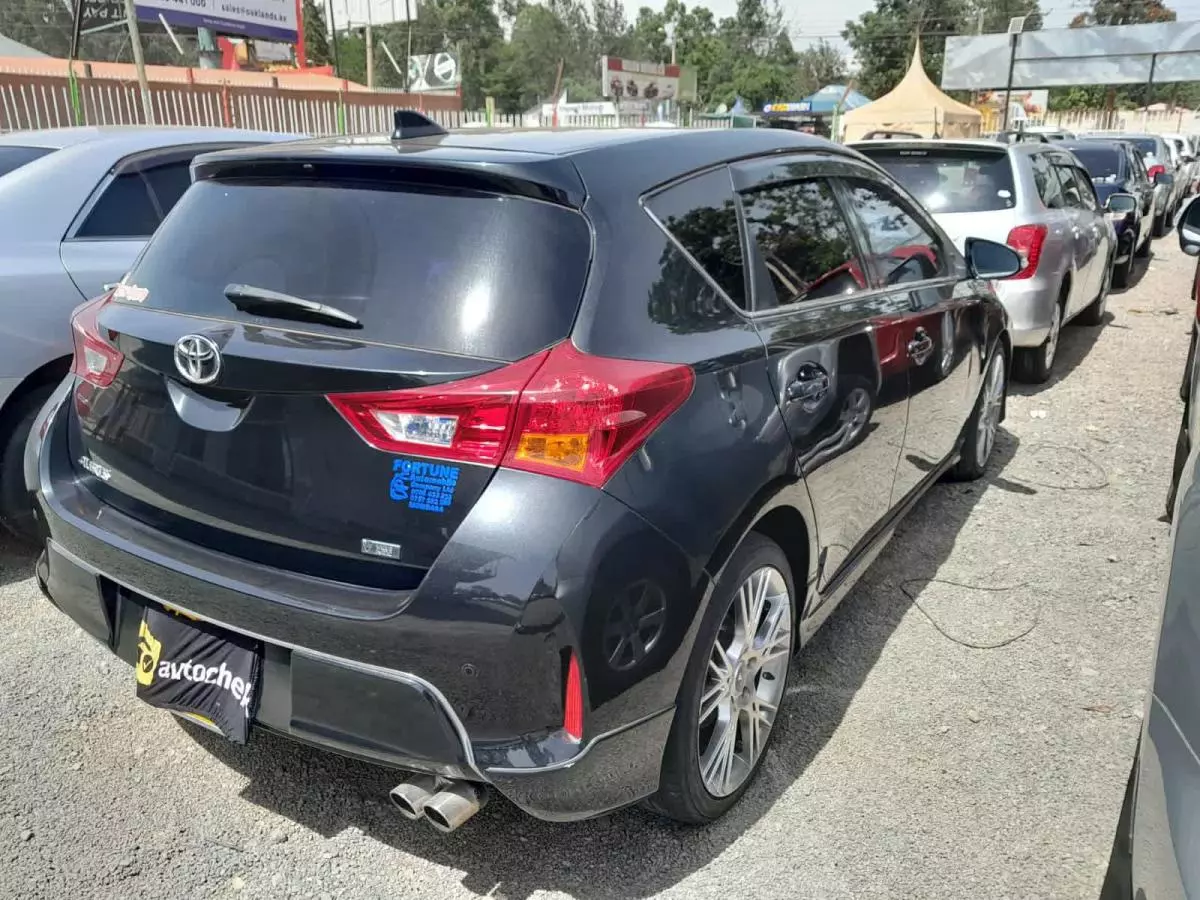 Toyota Auris - 2012