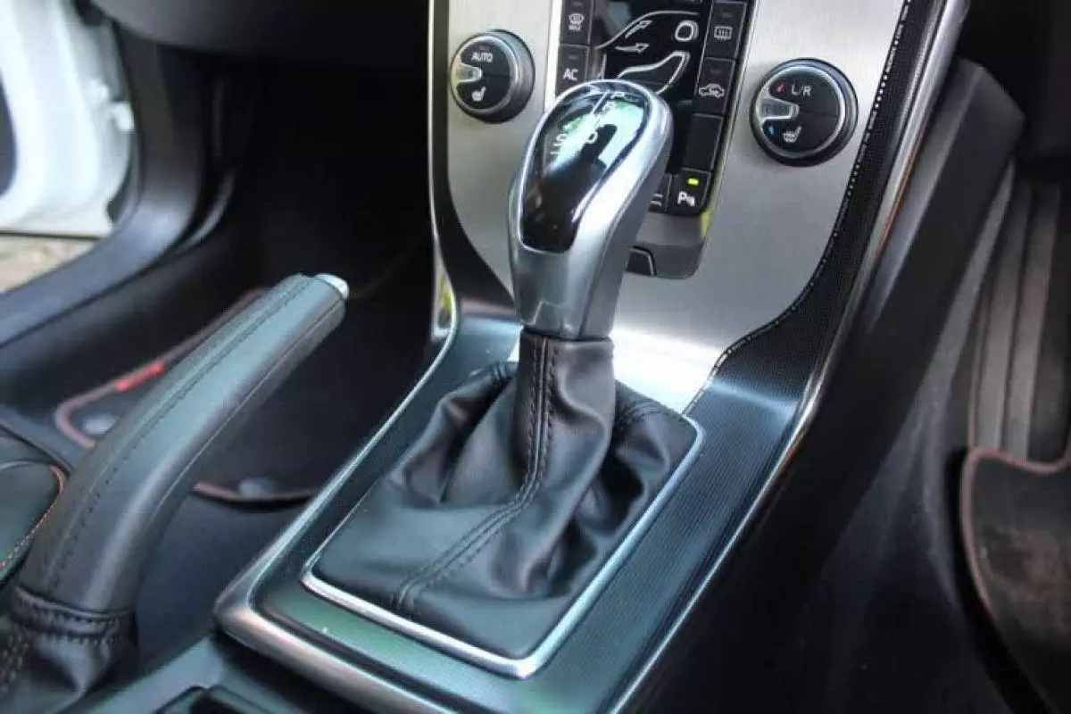 Volvo V40 - 2015