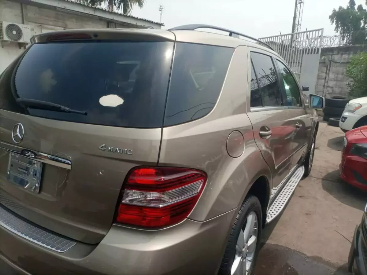 Mercedes-Benz ML 350 - 2010
