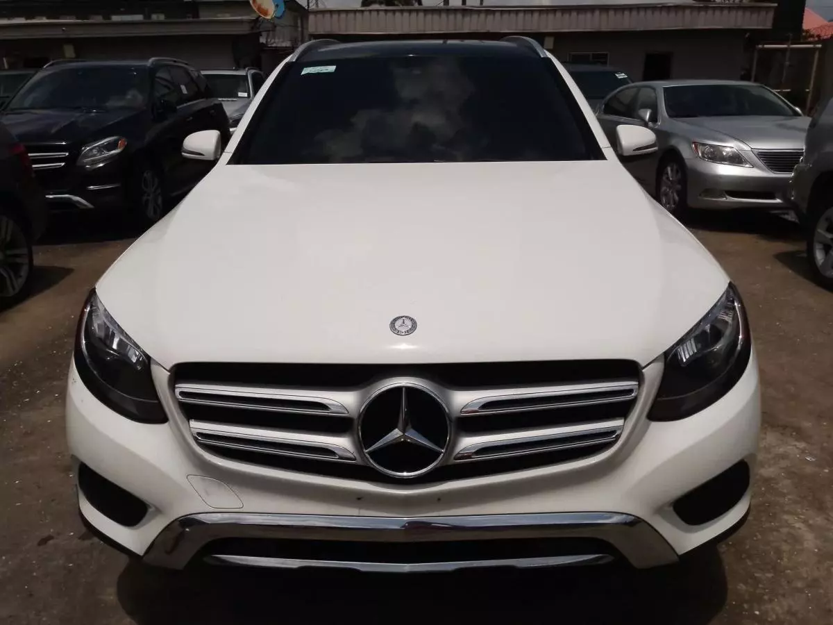 Mercedes-Benz GLC 300   - 2017