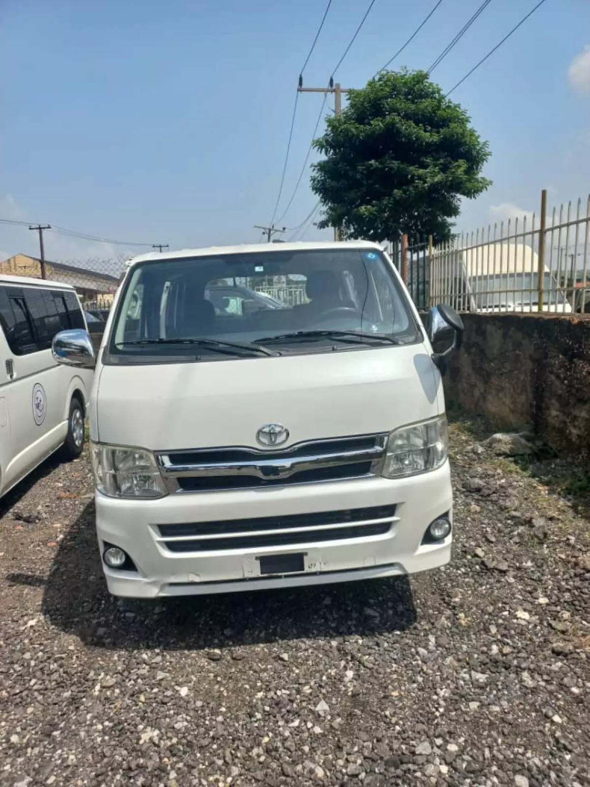 Toyota Hiace   - 2012