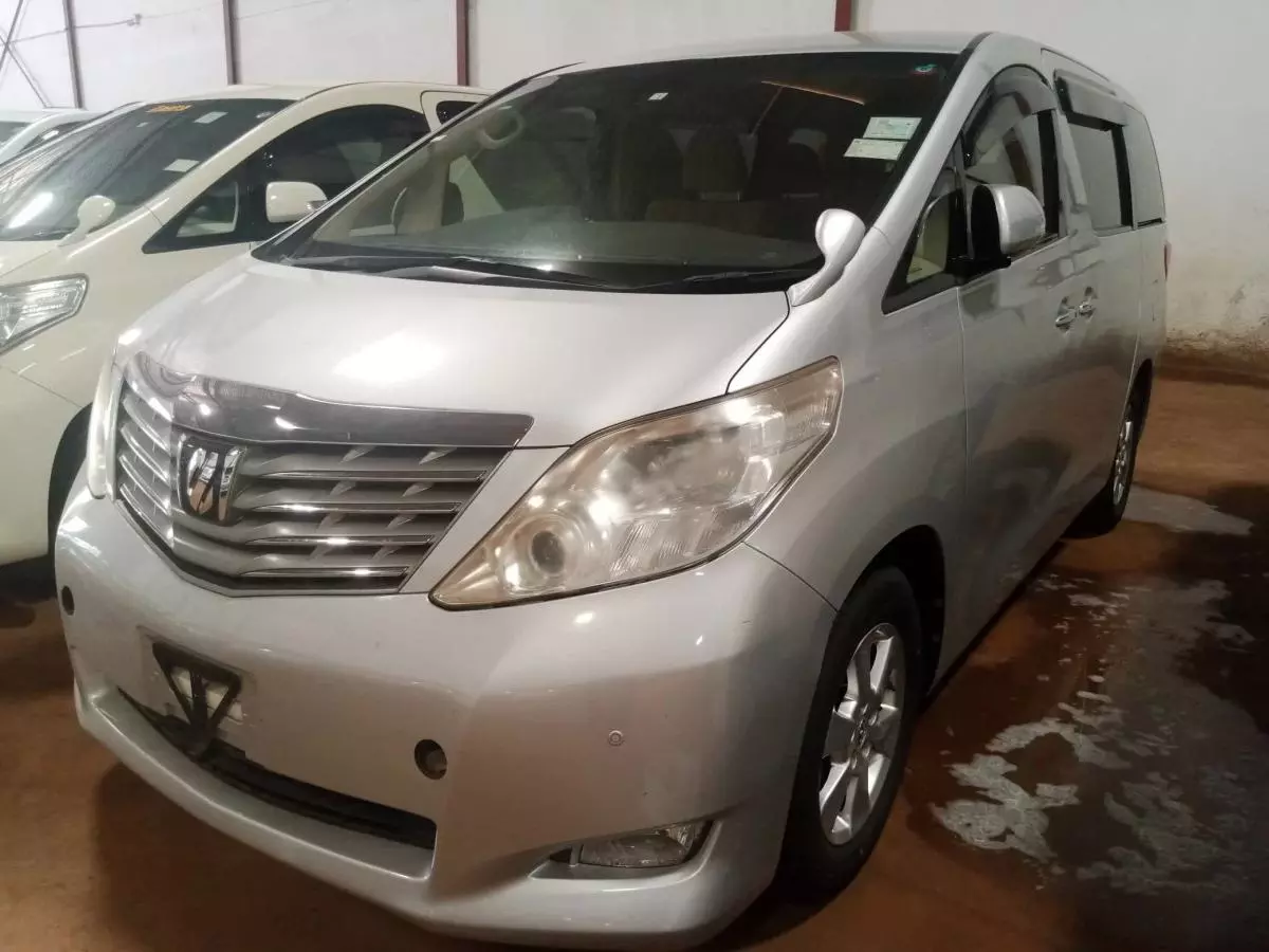 Toyota Alphard   - 2009