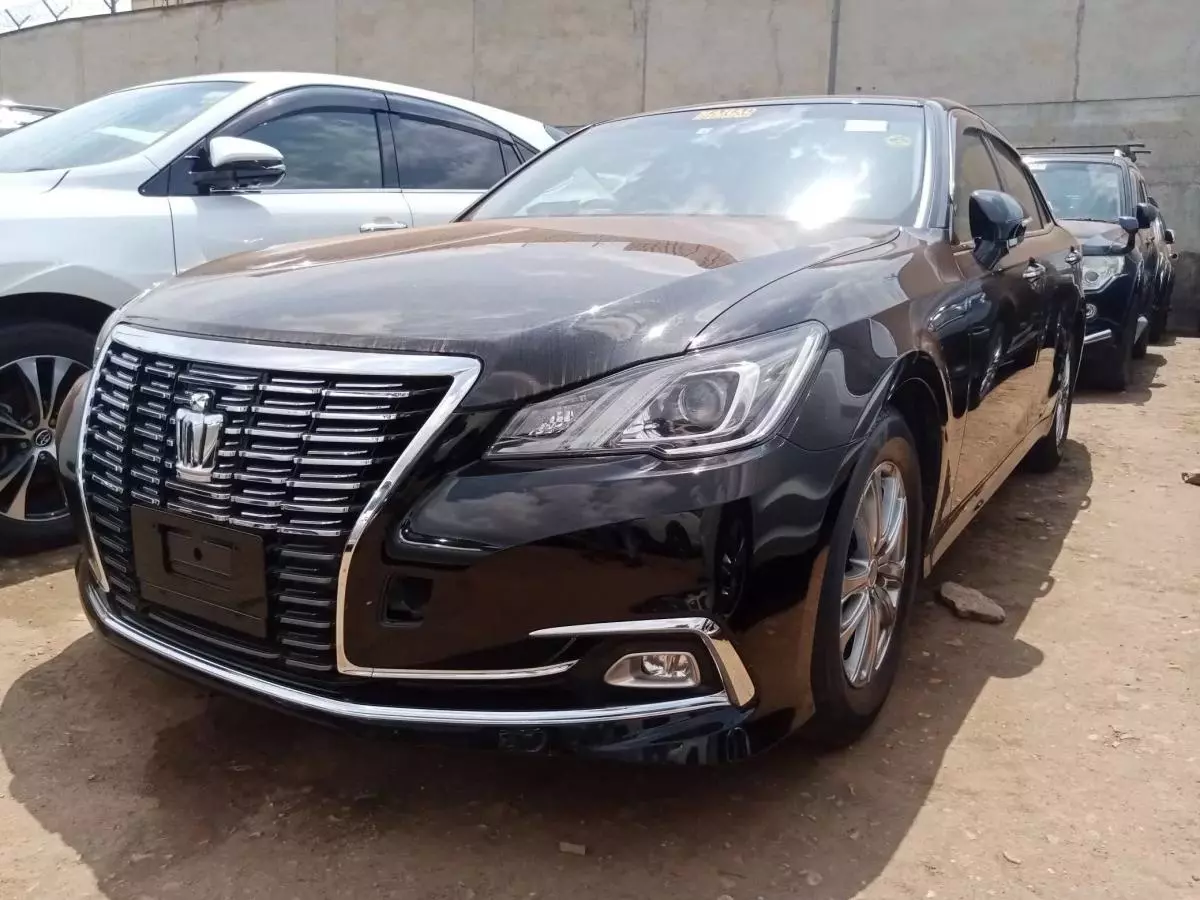 Toyota Crown Majesta   - 2015