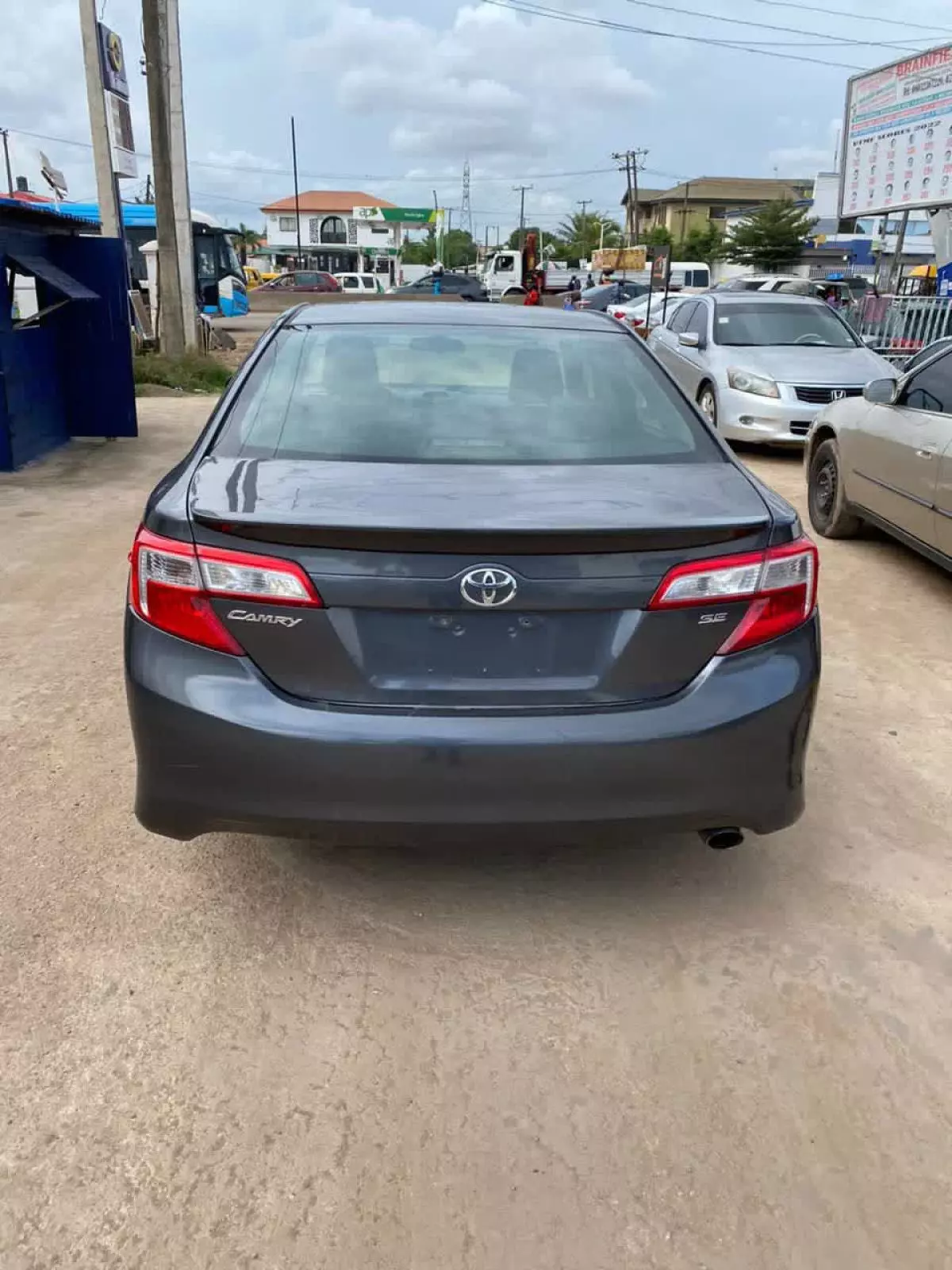 Toyota Camry   - 2012