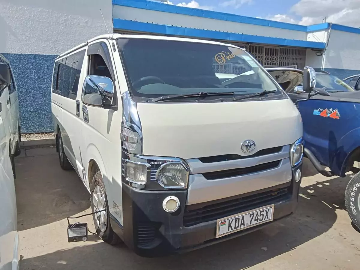 Toyota Hiace   - 2014