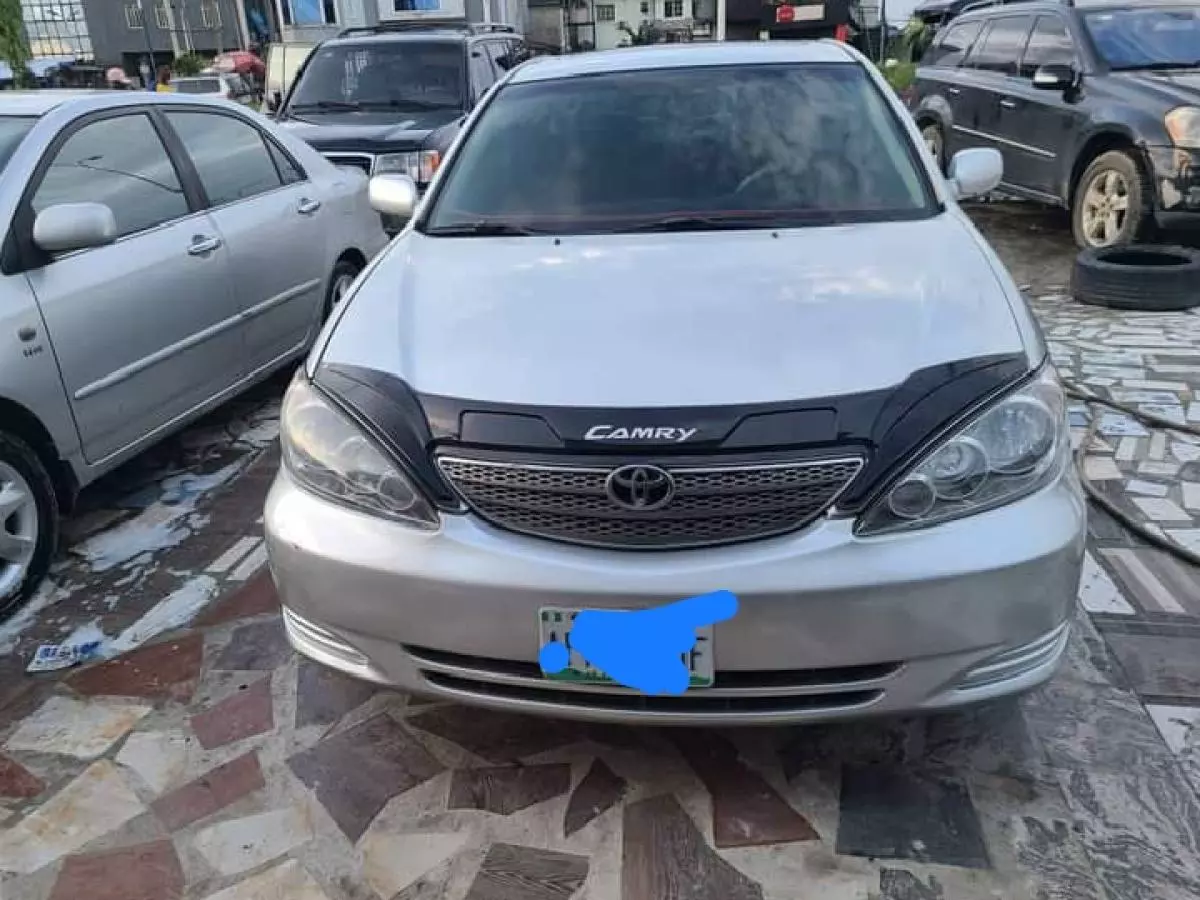 Toyota Camry   - 2005