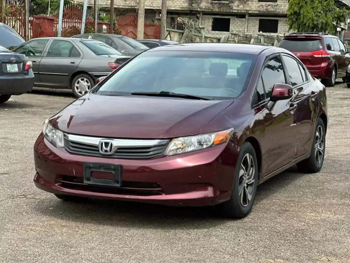 Honda Civic   - 2011