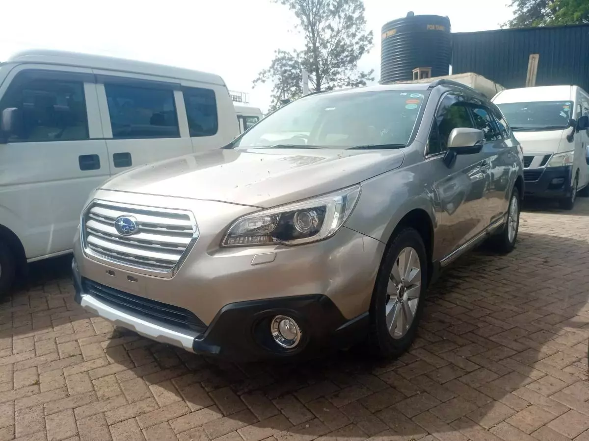 Subaru Outback   - 2015