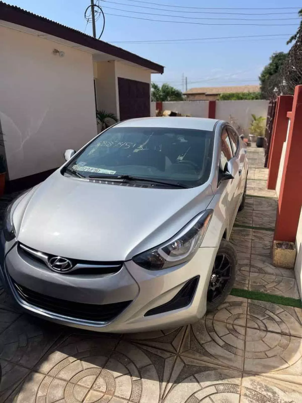 Hyundai Elantra   - 2014