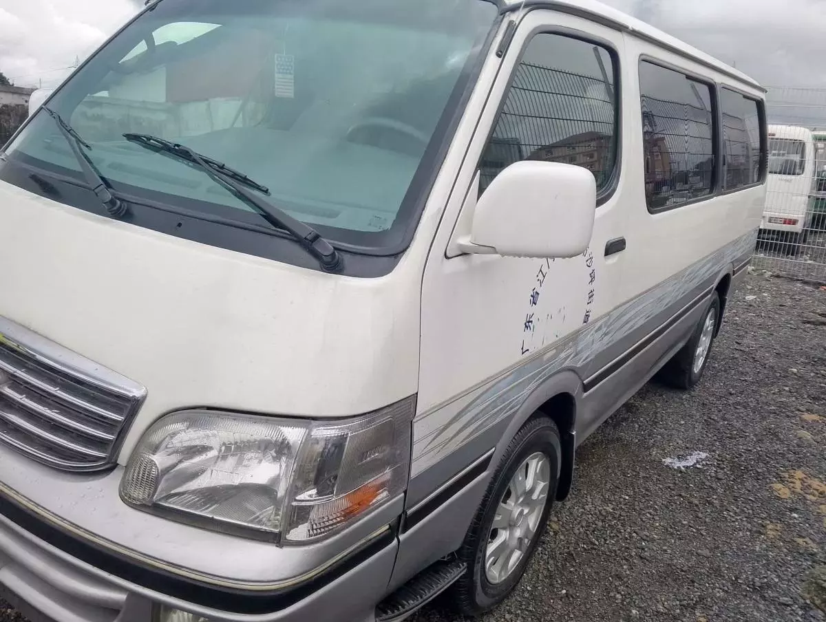 Toyota Hiace   - 2004