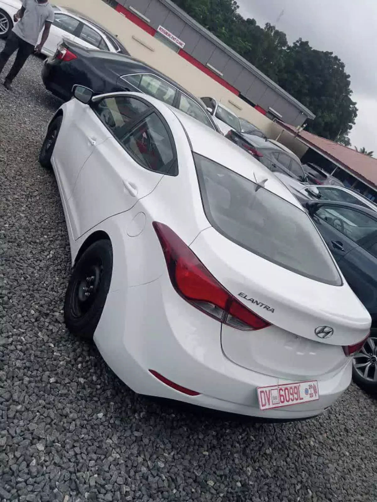 Hyundai Elantra   - 2013