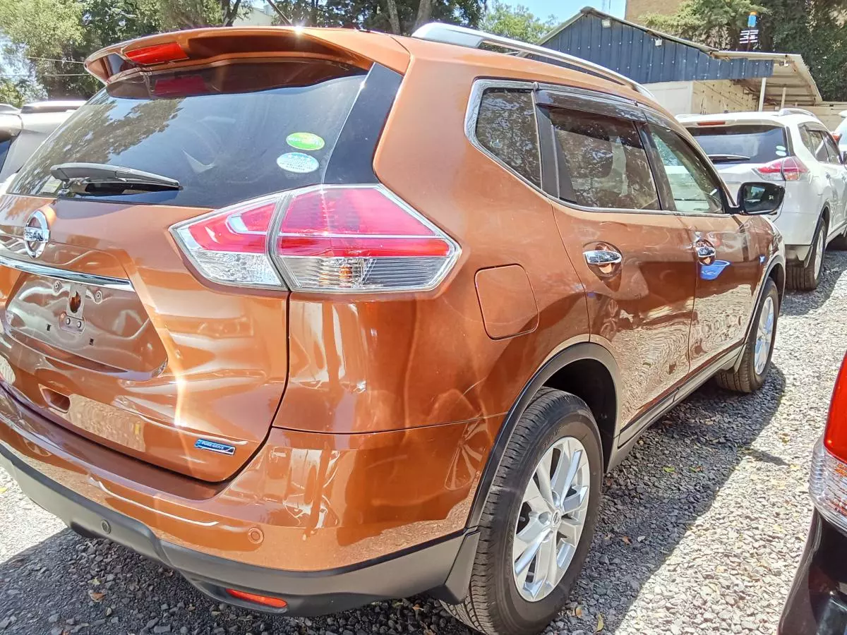 Nissan X-Trail   - 2016