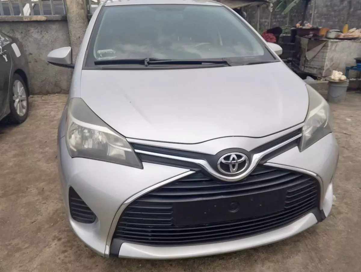 Toyota Yaris   - 2015