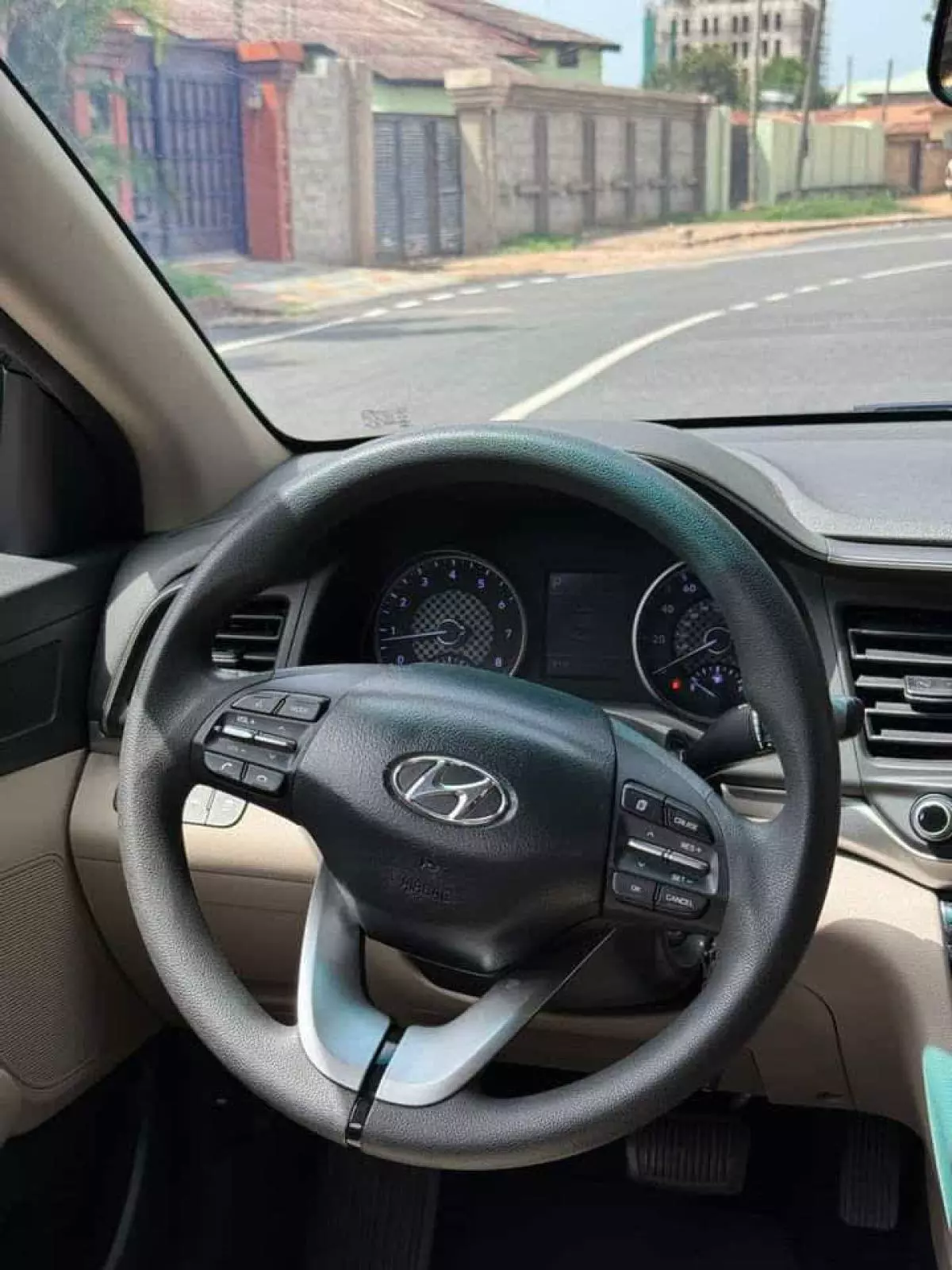 Hyundai Elantra   - 2020