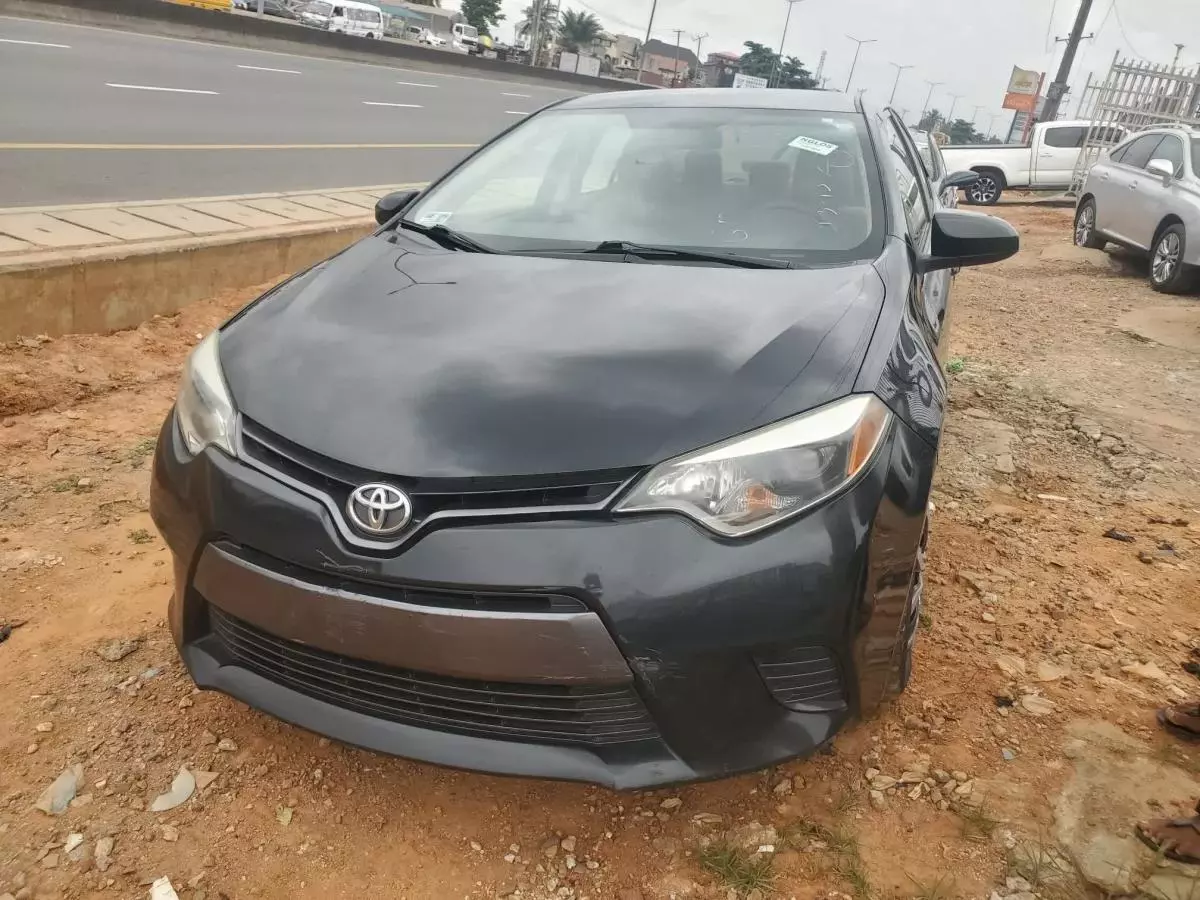 Toyota Corolla   - 2016