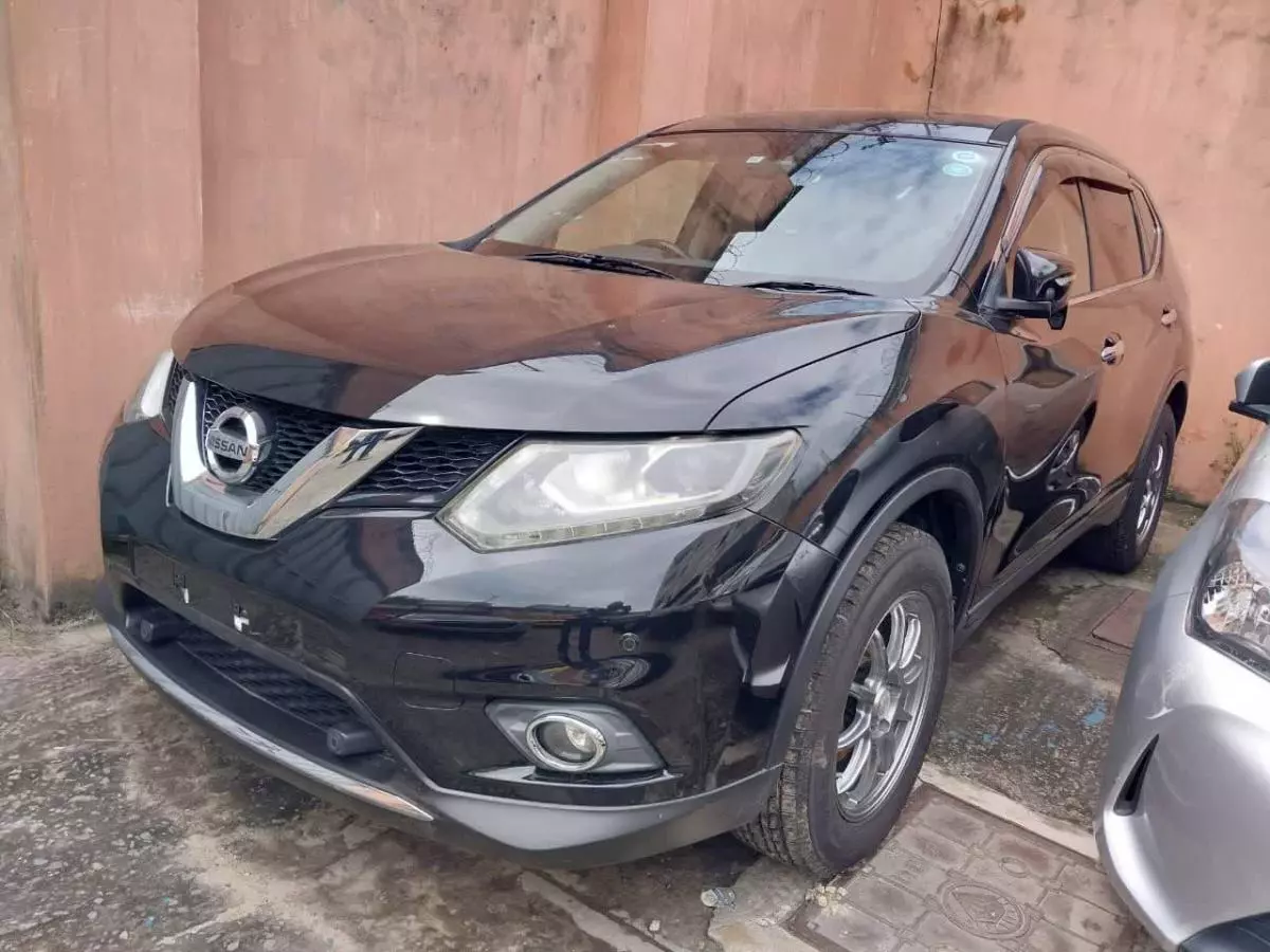 Nissan X-Trail   - 2016