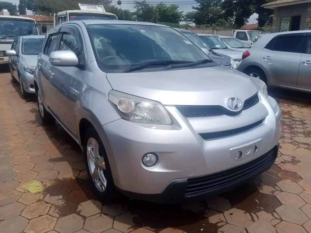 Toyota Ist    - 2009