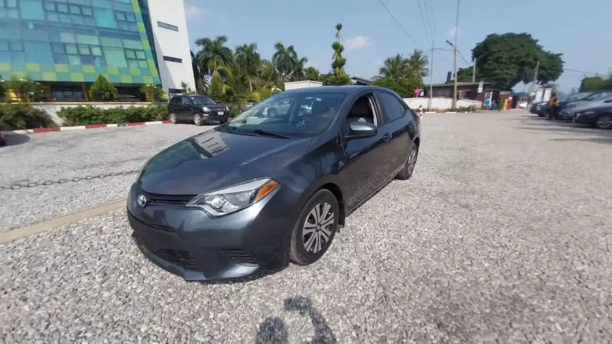 Toyota Corolla   - 2014