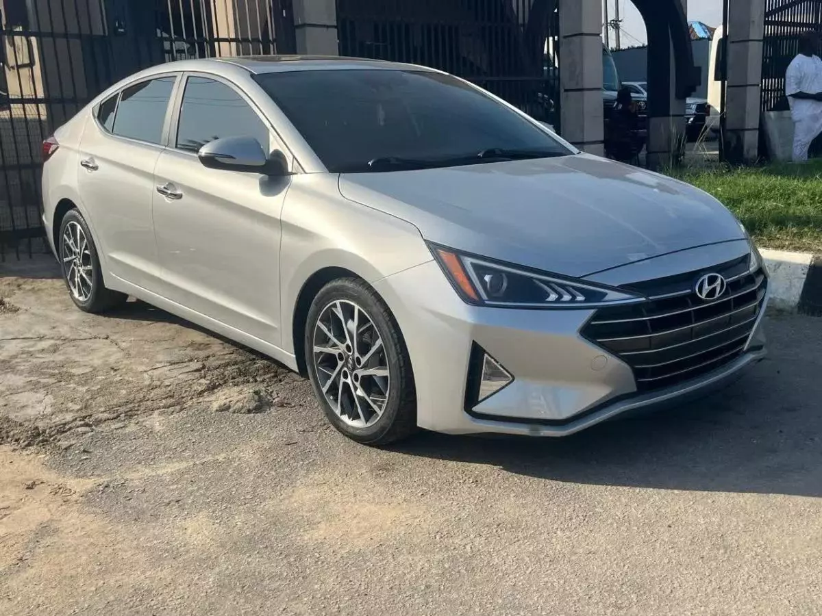 Hyundai Elantra   - 2019