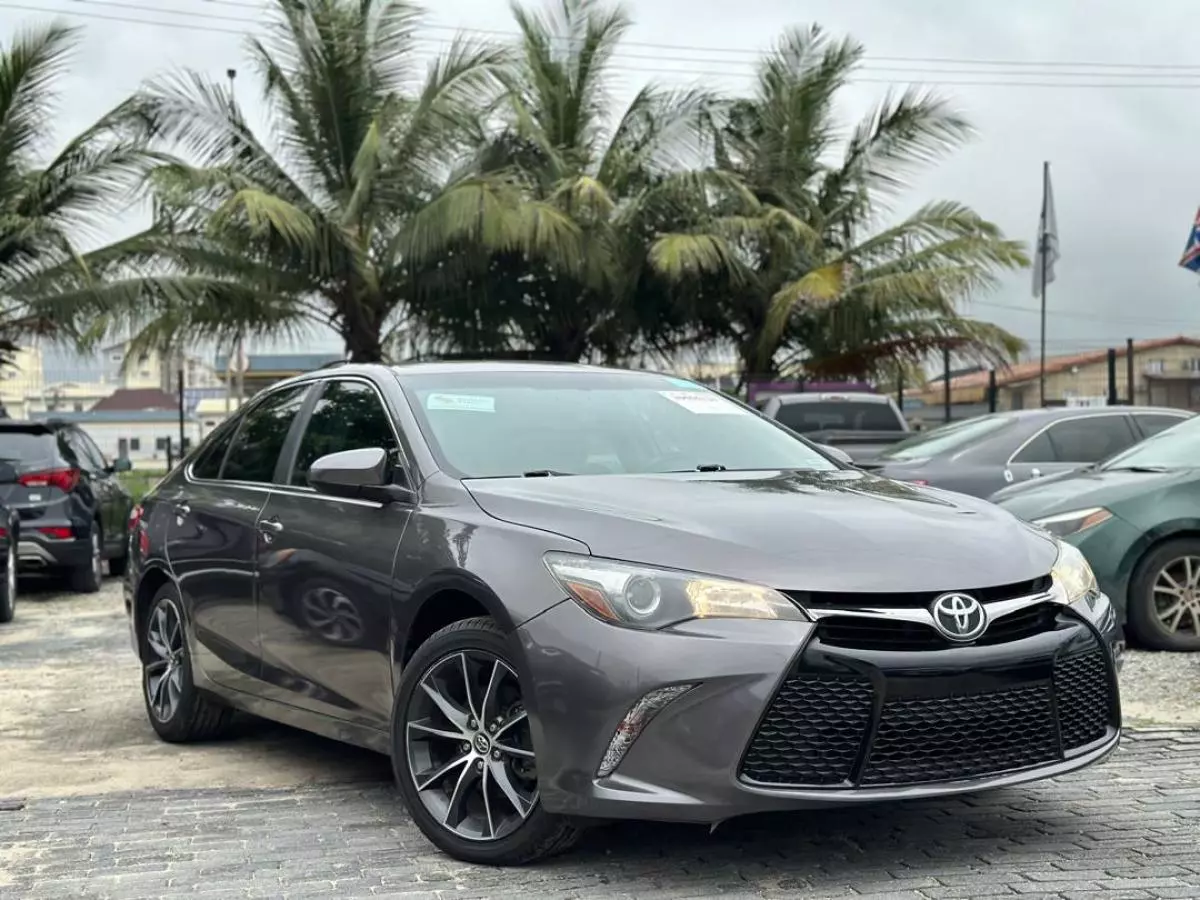 Toyota Camry   - 2015