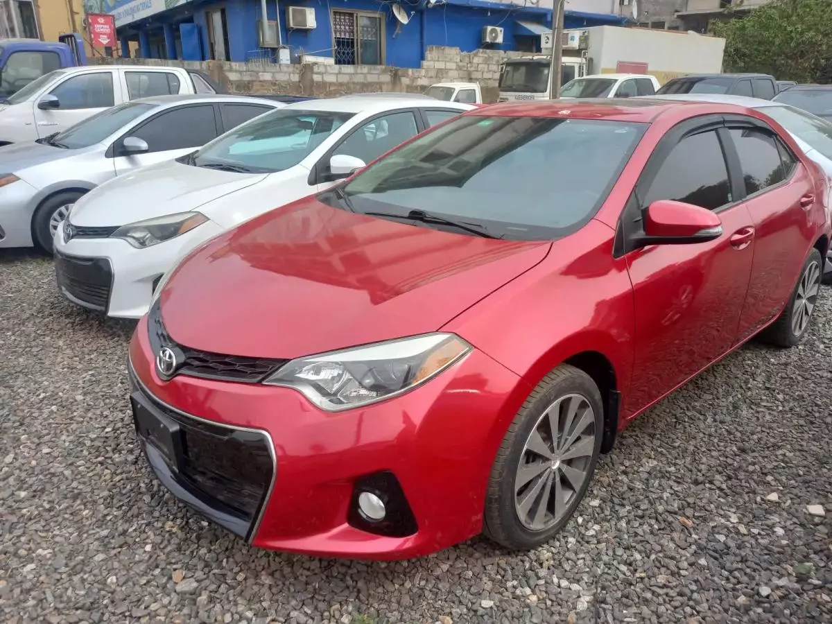 Toyota Corolla   - 2016