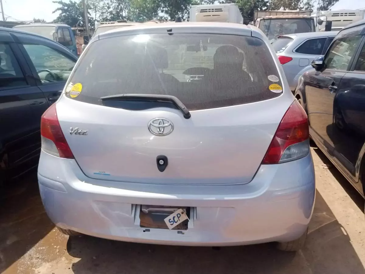 Toyota Vitz   - 2009