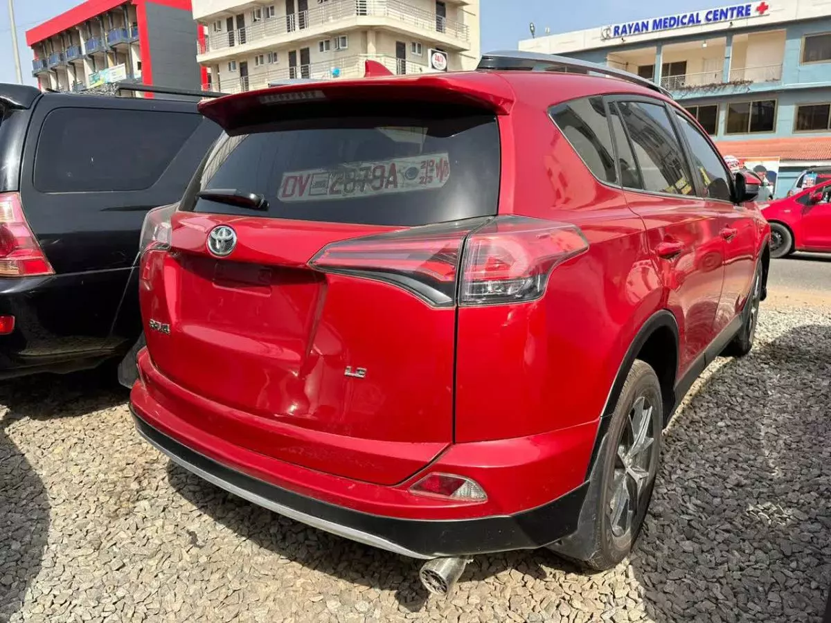 Toyota RAV 4   - 2018