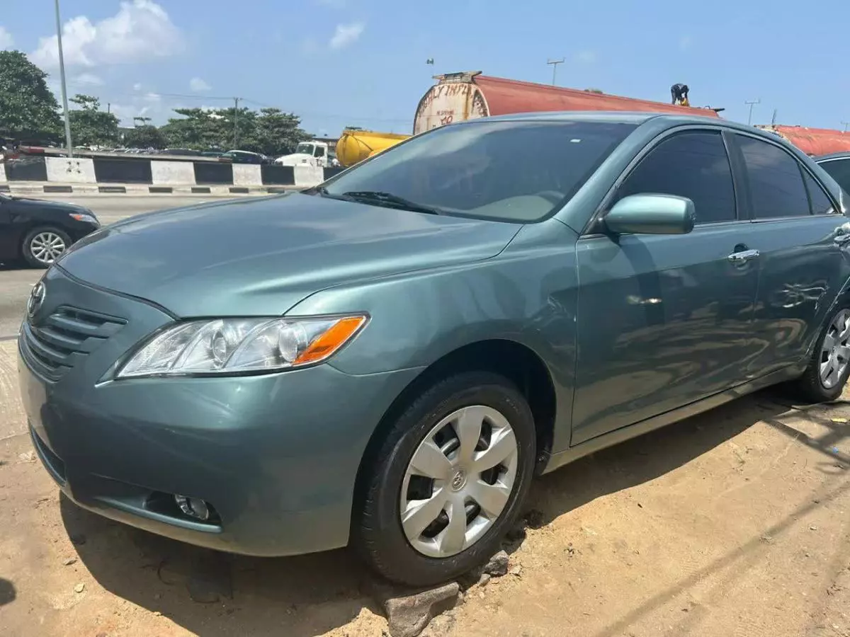 Toyota camry   - 2009