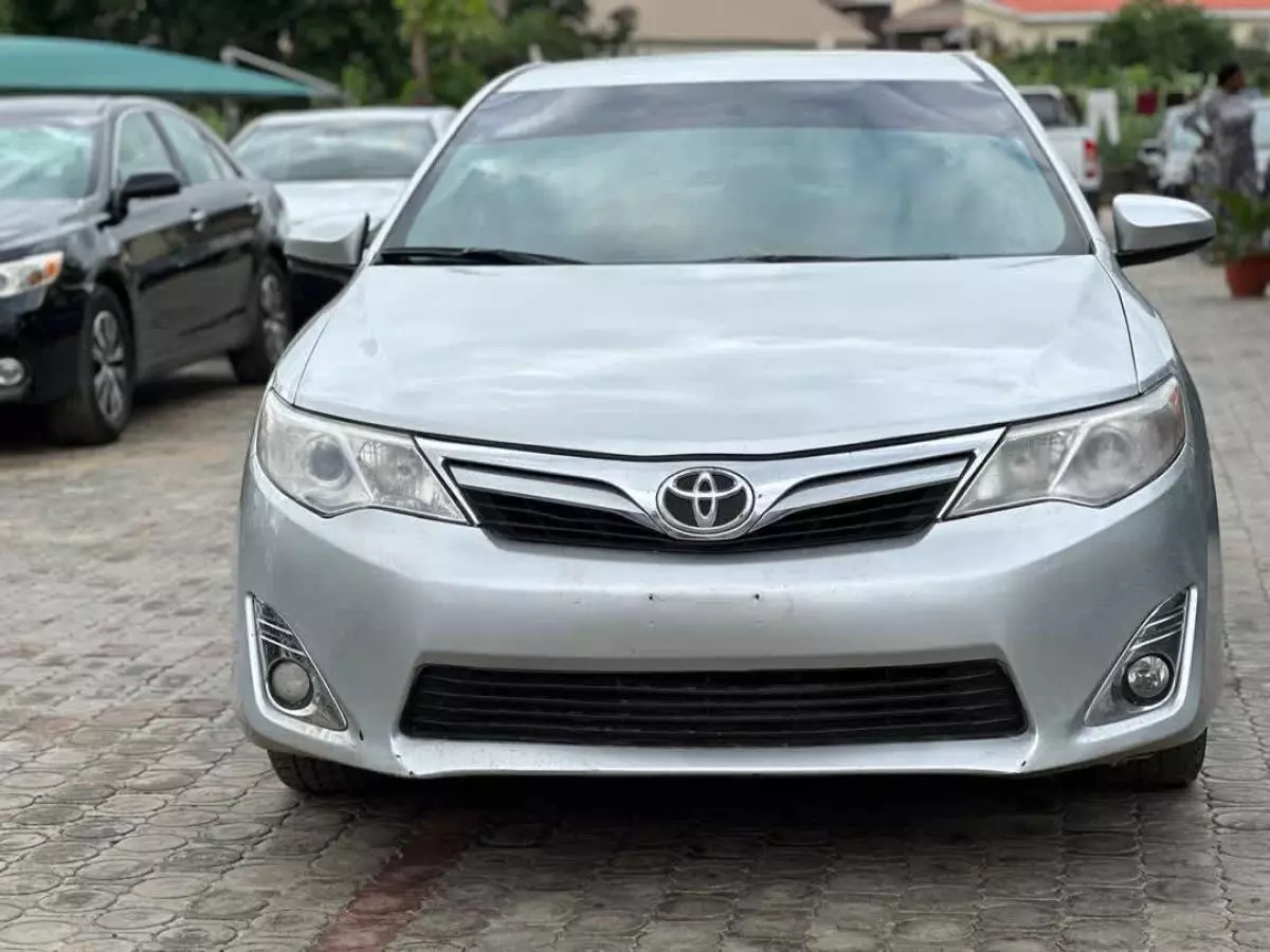 Toyota Camry   - 2013