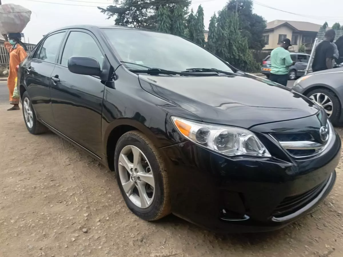 Toyota Corolla   - 2012