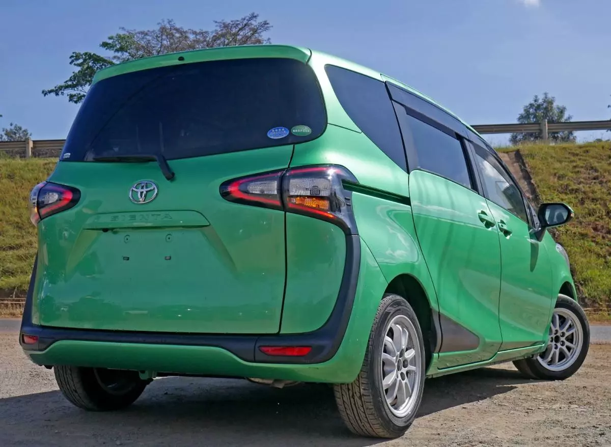 Toyota Sienta   - 2017