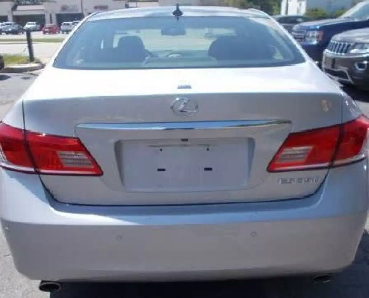 Lexus ES 350   - 2011