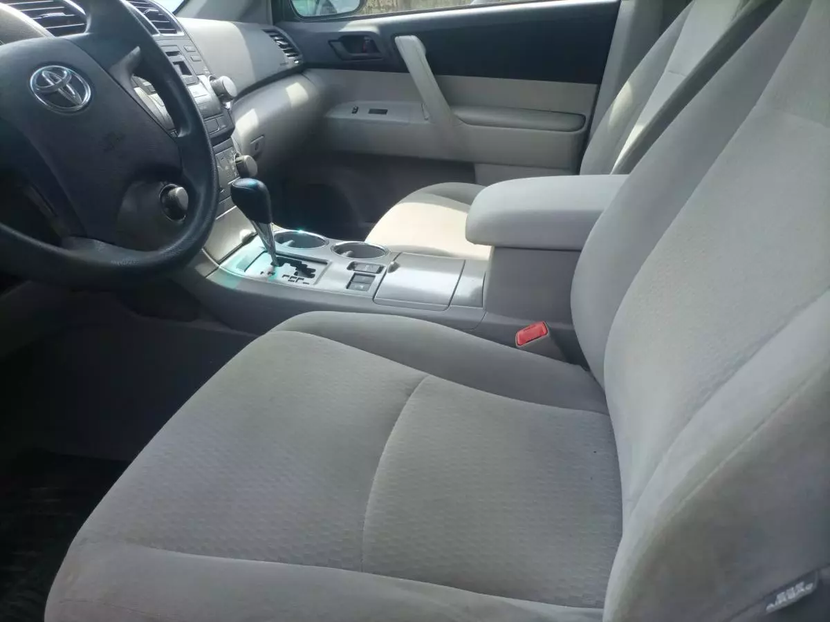 Toyota Highlander - 2010