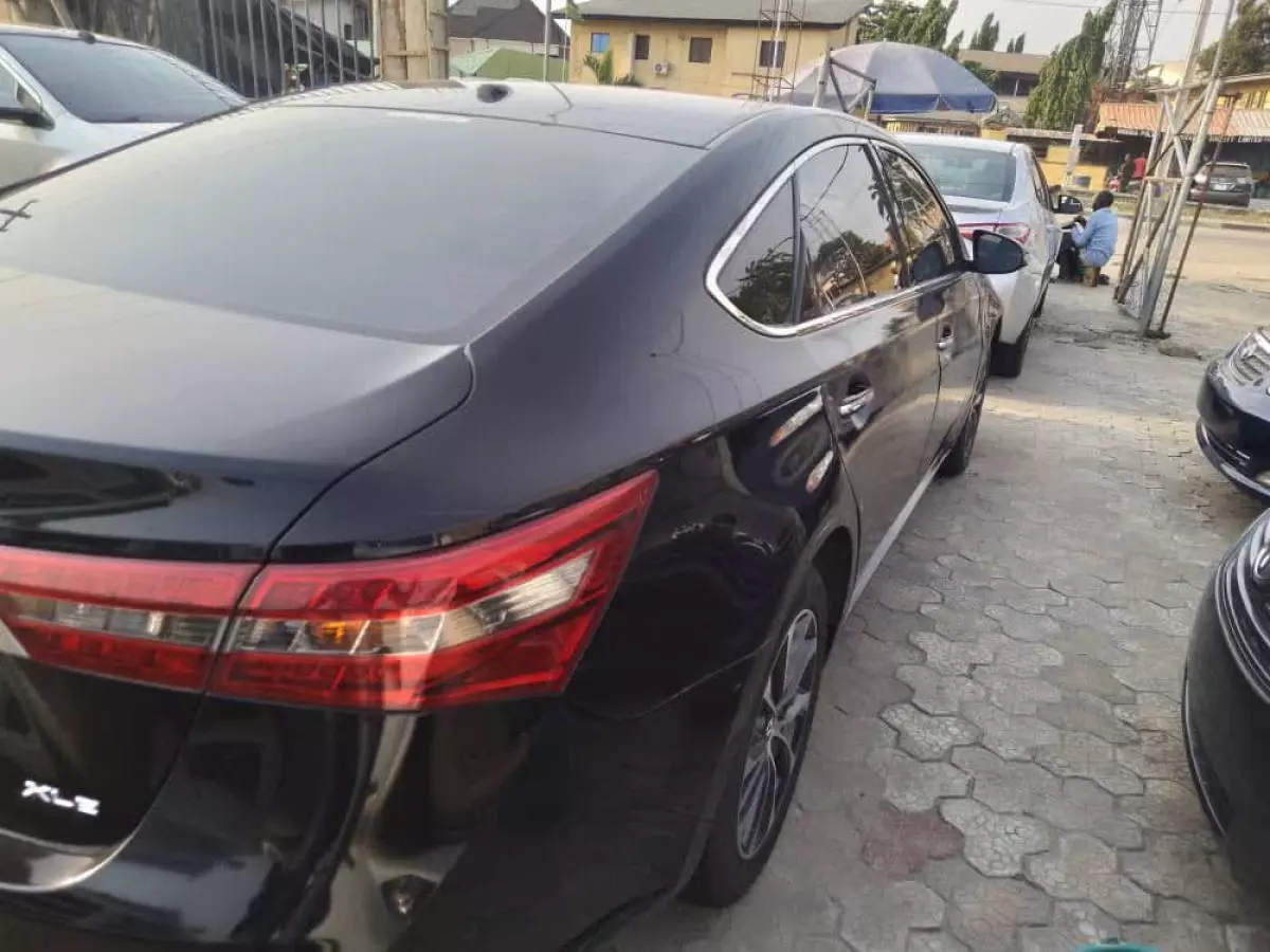 Toyota Avalon - 2018
