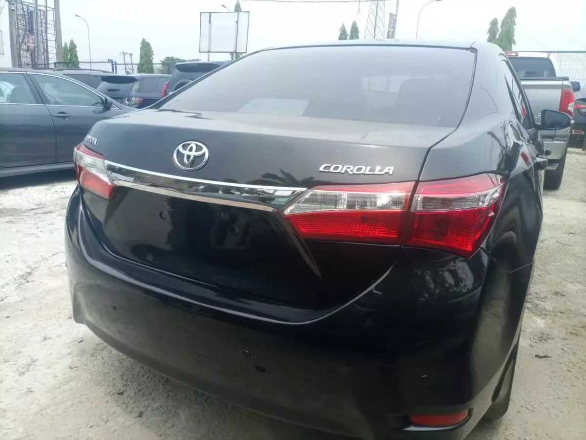 Toyota Corolla   - 2015