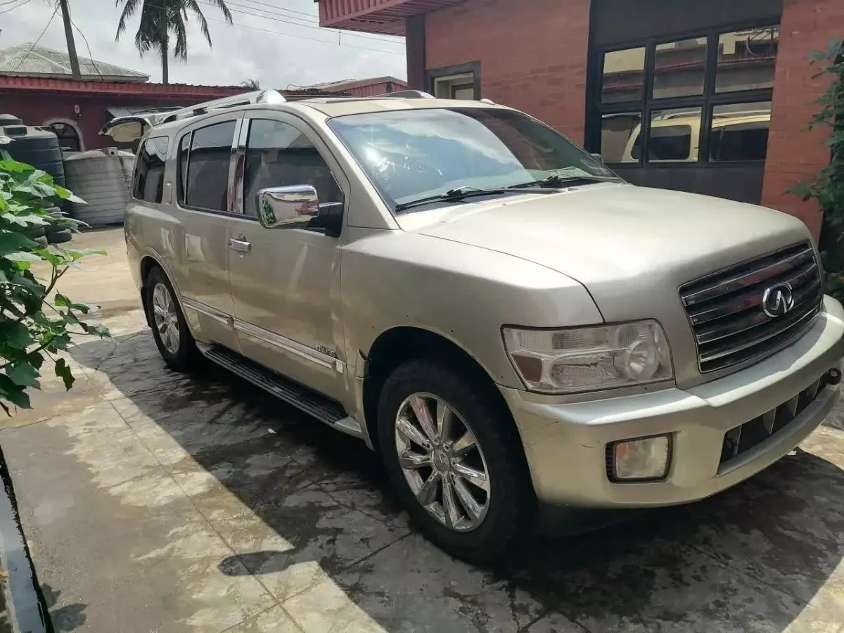 Infiniti QX56   - 2008