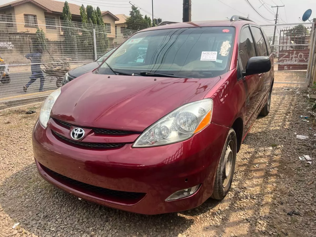 Toyota Sienna   - 2008