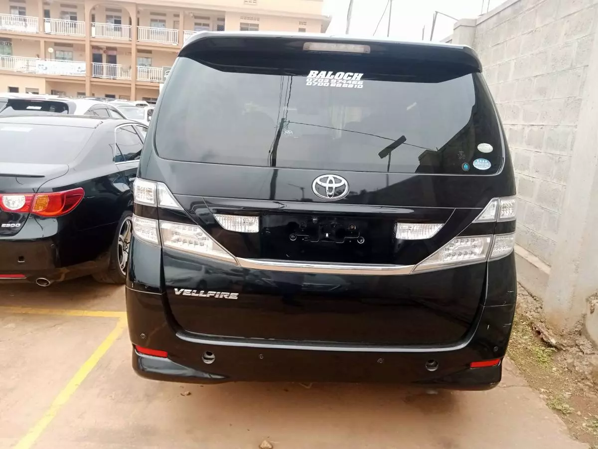 Toyota Vellfire    - 2012