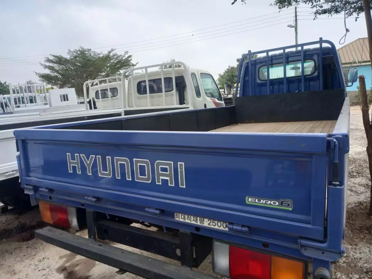 Hyundai Mighty - 2004