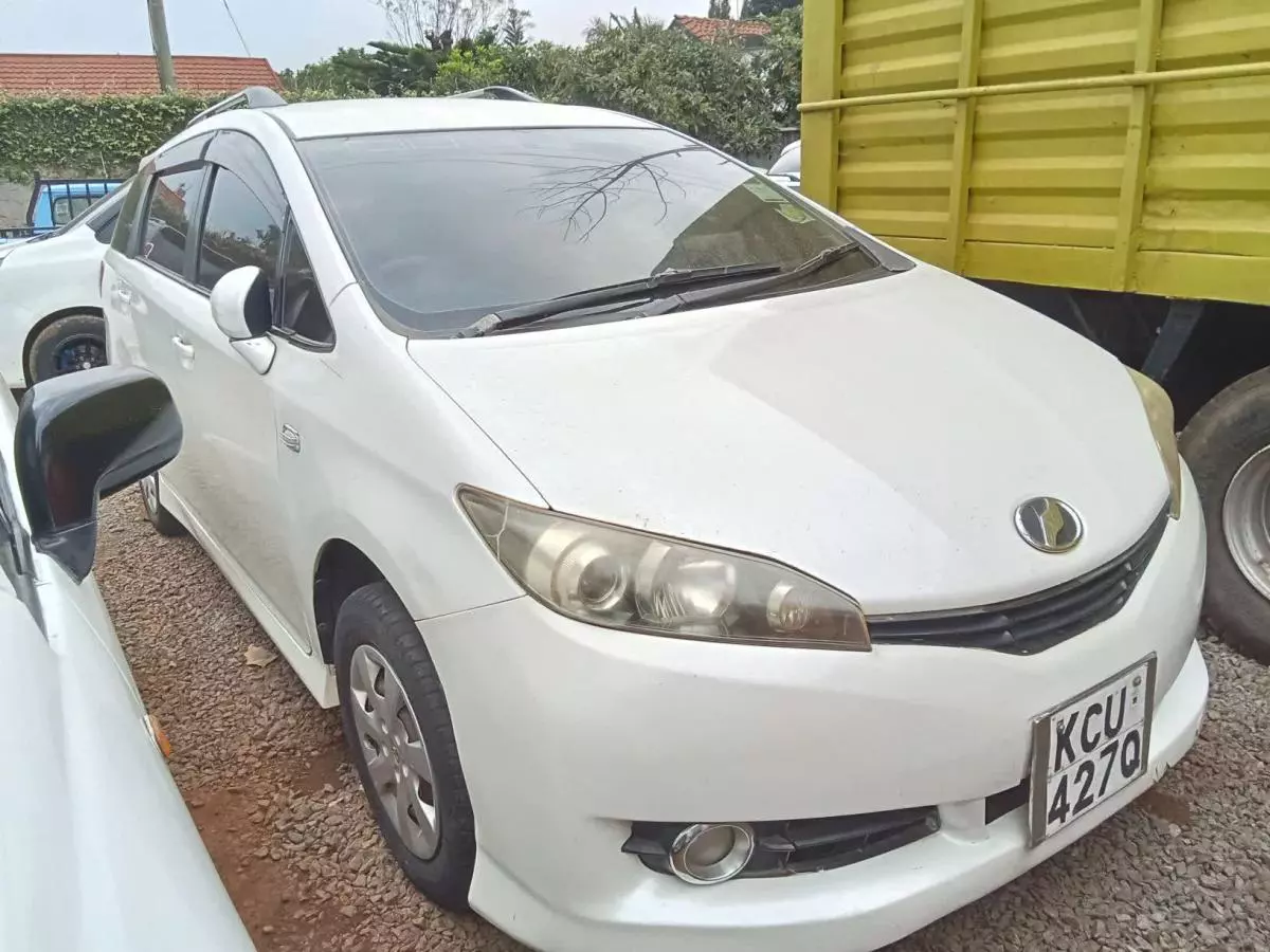 Toyota Wish   - 2012