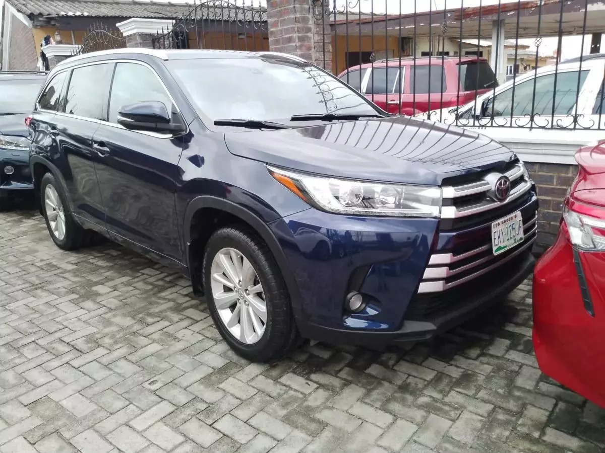 Toyota Highlander   - 2015