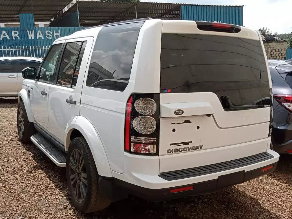 Land Rover Discovery   - 2015