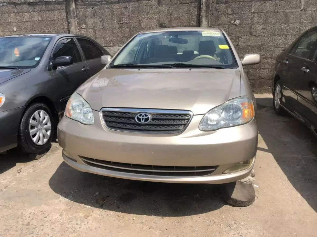Toyota Corolla - 2005