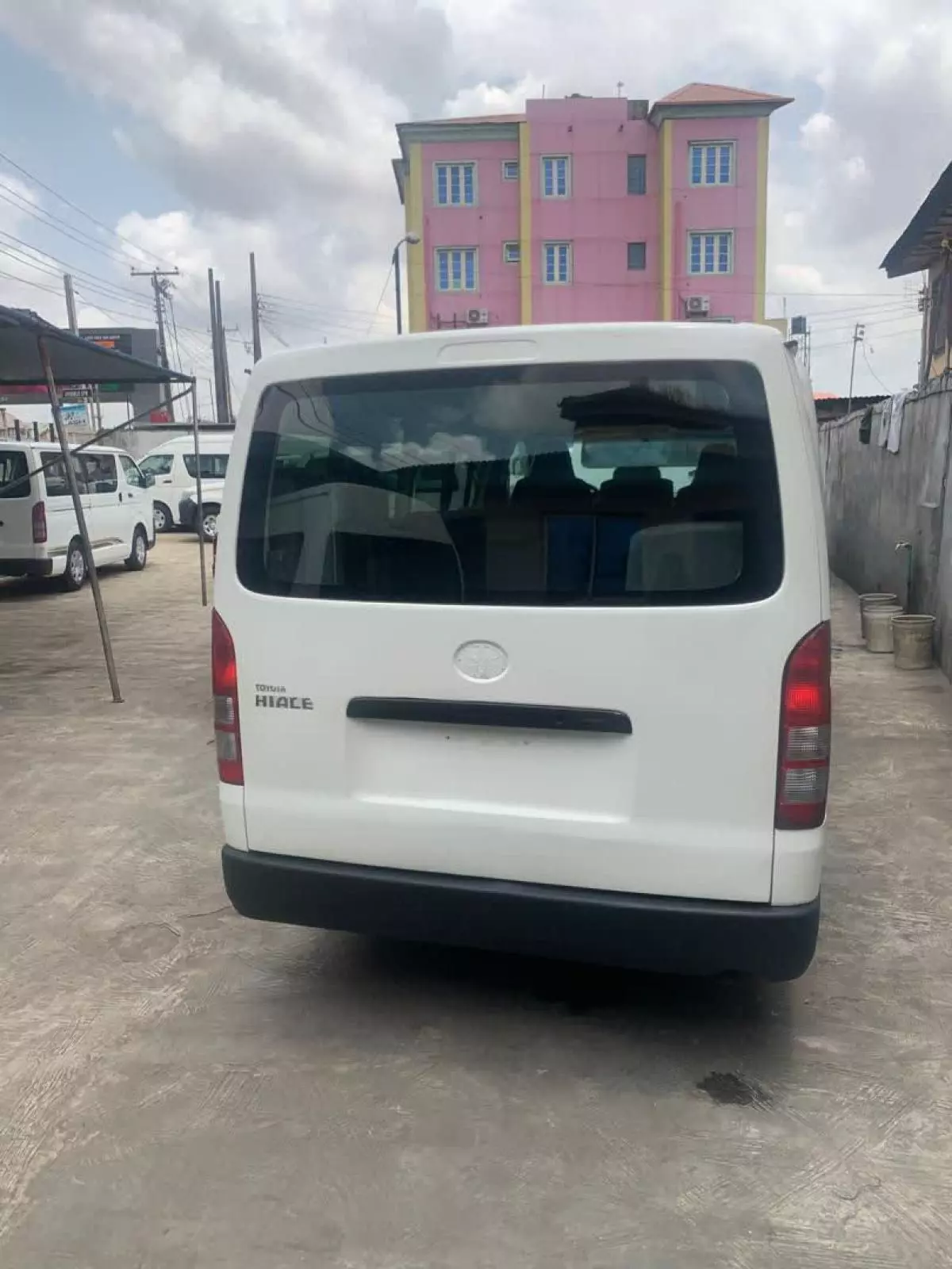 Toyota Hiace   - 2010